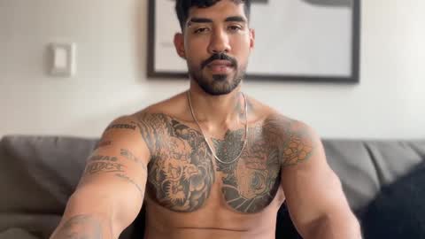 Myke esthetic online show from January 1, 9:09 pm