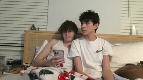 MylesMaxx online show from December 2, 4:29 am