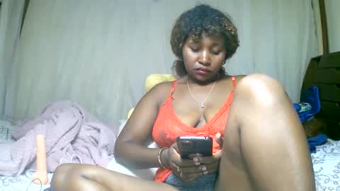 Snapshot of mylindasweet chatting on January 11, 7:17 am linda online show from January 11, 7:17 am