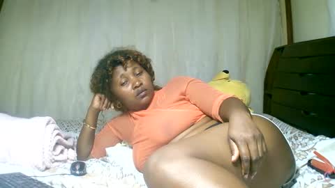 Snapshot of mylindasweet chatting on January 15, 8:26 pm linda online show from January 15, 8:26 pm