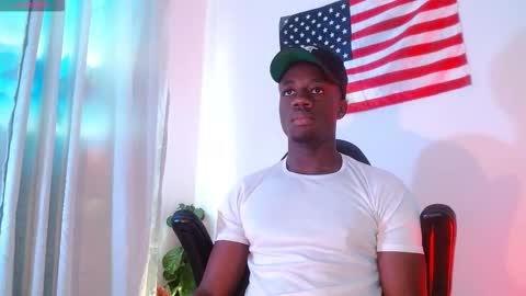 Snapshot of mylowallacee chatting on November 15, 5:09 pm Mylo Wallace online show from November 15, 5:09 pm