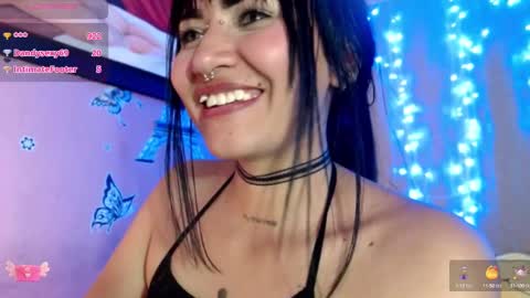 Snapshot of myomi_nix chatting on January 17, 6:15 am myomi online show from January 17, 6:15 am