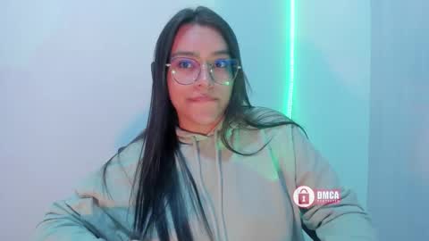 Snapshot of mypretty_isabella chatting on September 10, 7:08 am Bella online show from September 10, 7:08 am