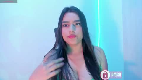 Snapshot of mypretty_isabella chatting on October 6, 12:08 am Bella online show from October 6, 12:08 am