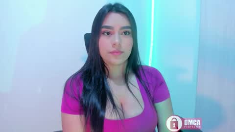 Snapshot of mypretty_isabella chatting on October 14, 12:00 am Bella online show from October 14, 12:00 am