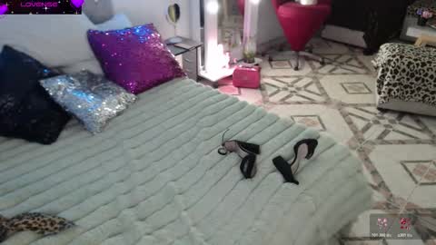 Myrna Sessions online show from February 22, 3:29 am