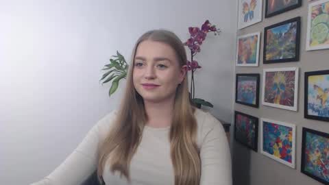 Erica online show from December 3, 4:17 pm