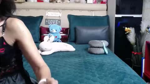 Snapshot of mysteryroom chatting on November 15, 9:54 pm Shine online show from November 15, 9:54 pm