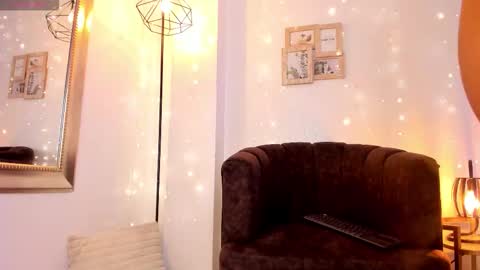 Snapshot of mystic_carito chatting on November 25, 9:04 pm mystic carito online show from November 25, 9:04 pm