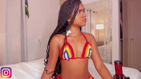 Snapshot of mystic_julieth chatting on December 3, 4:53 am Julieth online show from December 3, 4:53 am