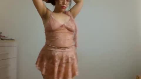 Snapshot of mystic_mika chatting on November 4, 6:51 pm Mika online show from November 4, 6:51 pm