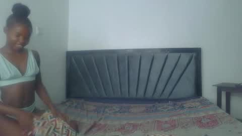 mystic_saucy online show from November 25, 8:25 am