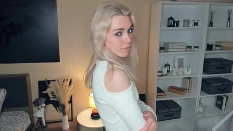 Olivia or just olive online show from September 23, 8:01 pm