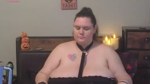 Snapshot of mzjuicybootay2169 chatting on October 31, 10:33 pm Mzjuicybootay online show from October 31, 10:33 pm