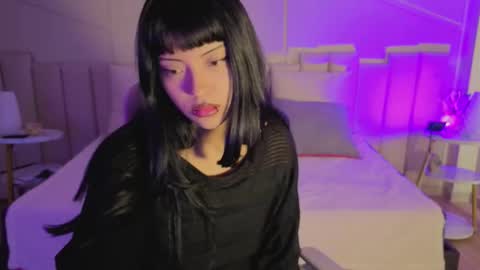 Snapshot of n0b_lela chatting on March 4, 11:27 am Lela online show from March 4, 11:27 am