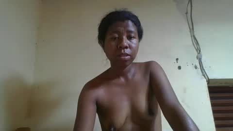 nadiasando online show from December 3, 10:35 am