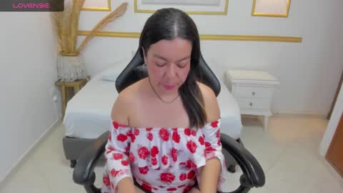 N A H I A online show from February 5, 2:19 am