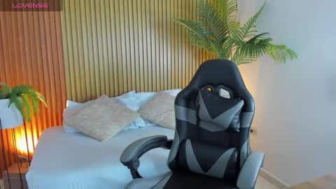 N A H I A online show from November 8, 2:34 am