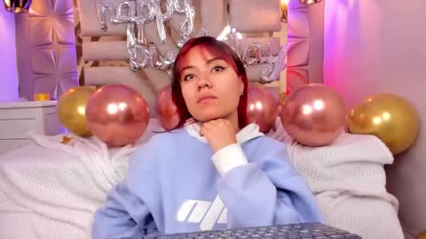 Snapshot of nahia_low chatting on December 23, 8:44 am Valeria online show from December 23, 8:44 am