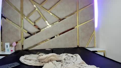 Snapshot of nahia_low chatting on March 12, 10:37 am Valeria online show from March 12, 10:37 am