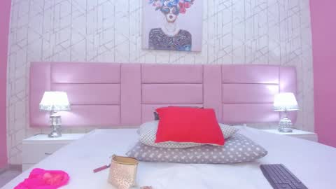 Snapshot of nahiajhonson_ chatting on December 5, 12:00 pm Nahia online show from December 5, 12:00 pm