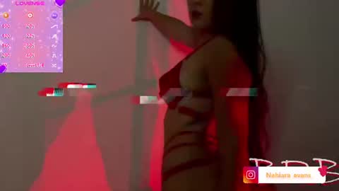 NAHIARA EVANS online show from June 8, 1:11 pm