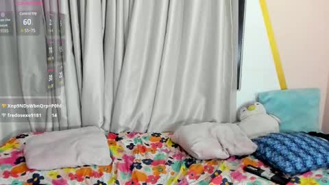 Nahomy online show from December 4, 1:58 am