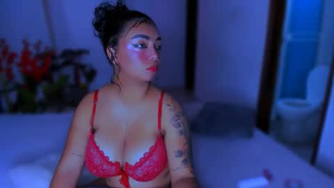 Snapshot of nahomy_ryans chatting on November 8, 5:40 am Nahomy online show from November 8, 5:40 am