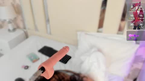 Nahomy Roberts online show from December 3, 12:36 pm