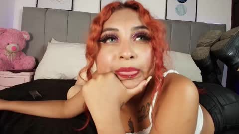 Naia online show from November 26, 8:10 pm