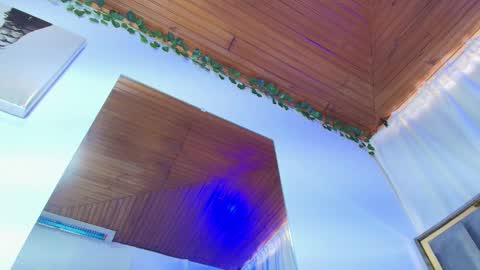 Naia x online show from December 1, 9:09 pm