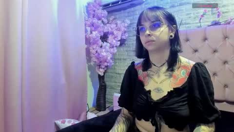 naiawhisper online show from March 1, 1:24 pm