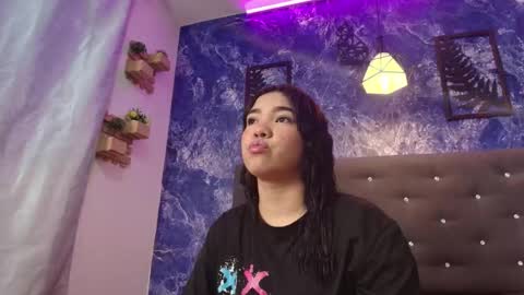 Snapshot of naileth_ chatting on December 3, 12:07 am NAILETH online show from December 3, 12:07 am