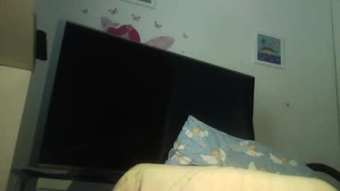 Snapshot of naimando353223 chatting on December 17, 12:11 pm naimando353223 online show from December 17, 12:11 pm