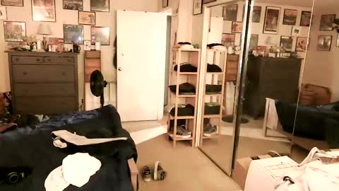 Snapshot of nakedmonkey chatting on November 24, 12:10 am nakedmonkey online show from November 24, 12:10 am