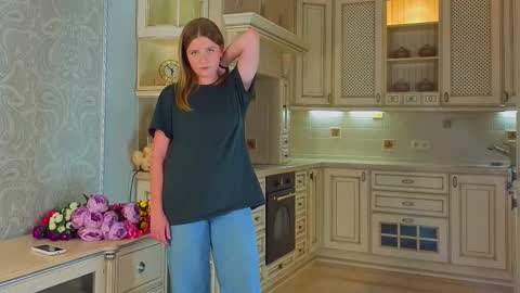 Call me Lee online show from November 4, 1:21 pm