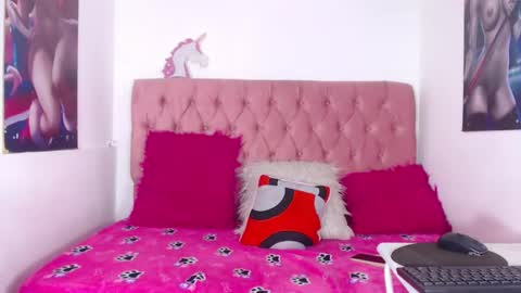 Snapshot of nalaroy chatting on October 31, 4:30 pm NALAROY online show from October 31, 4:30 pm