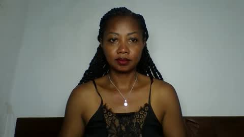 nalinah86 online show from February 20, 3:25 am