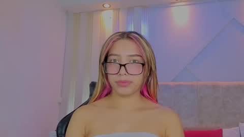 Snapshot of nami_sweet_ chatting on September 25, 3:21 am nami_sweet_ online show from September 25, 3:21 am