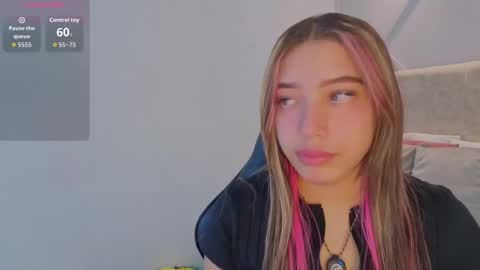 Snapshot of nami_sweet_ chatting on November 18, 11:36 am nami_sweet_ online show from November 18, 11:36 am