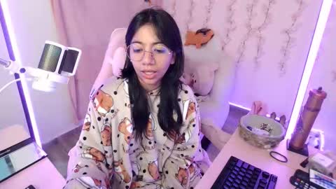 nami_usagi online show from December 17, 1:50 pm