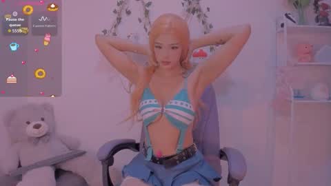 Snapshot of namibergman_ chatting on November 2, 10:56 pm N A M I - OF namibergmant online show from November 2, 10:56 pm