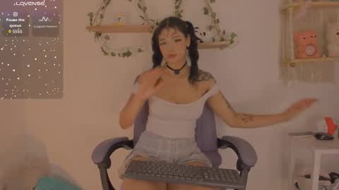 Snapshot of namibergman_ chatting on November 29, 10:57 pm N A M I - OF namibergmant online show from November 29, 10:57 pm