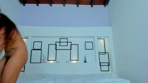 Snapshot of namoismith chatting on January 27, 9:34 am Namoi Smith online show from January 27, 9:34 am