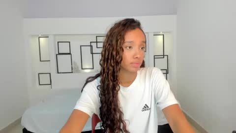 Snapshot of namoismith chatting on February 7, 9:05 am Namoi Smith online show from February 7, 9:05 am