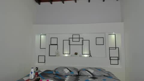 Snapshot of namoismith chatting on February 14, 4:47 am Namoi Smith online show from February 14, 4:47 am