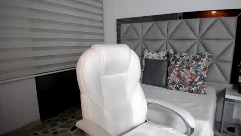 Snapshot of nana_levy chatting on January 8, 6:41 am Nana levy online show from January 8, 6:41 am