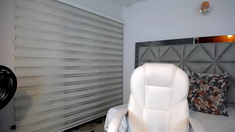 Snapshot of nana_levy chatting on February 9, 3:43 am Nana levy online show from February 9, 3:43 am