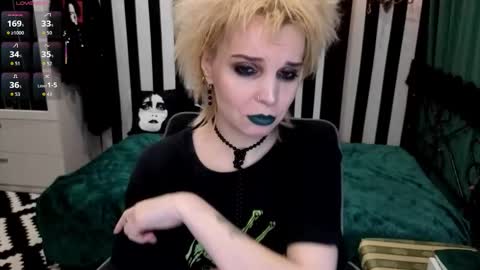 Snapshot of nancyaddams chatting on November 5, 11:27 pm Nancy online show from November 5, 11:27 pm