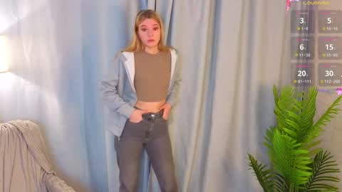 Hello im Lola online show from November 22, 3:16 am